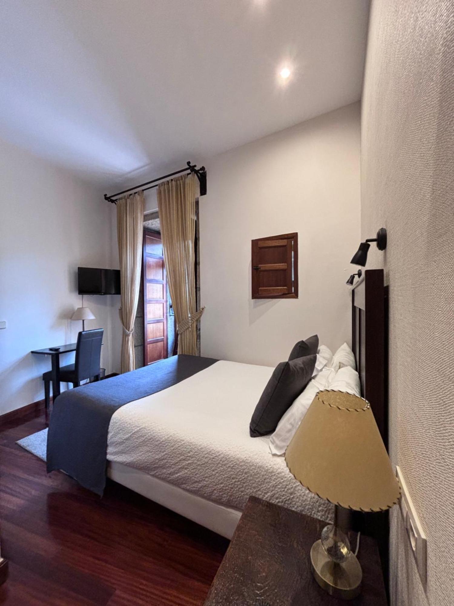 Hotel A Torre Do Xudeu Туй Екстериор снимка
